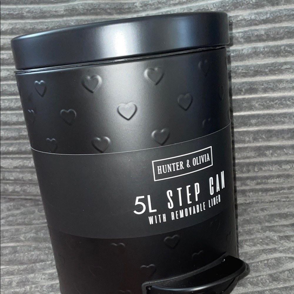 Heart Designed 5L mini garbage can